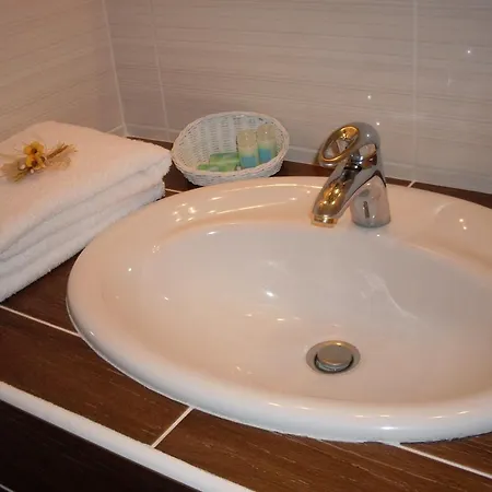 Hotel Le Ponceau Beaurepaire (Isere)