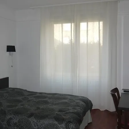 Hotel Le Ponceau Beaurepaire (Isere)