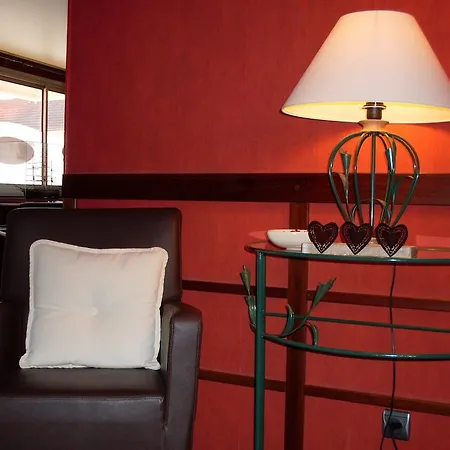 Le Ponceau Hotel 3*