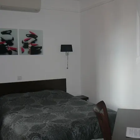 Hotel Le Ponceau Beaurepaire (Isere)