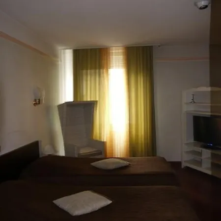 Le Ponceau Hotel Beaurepaire (Isere)